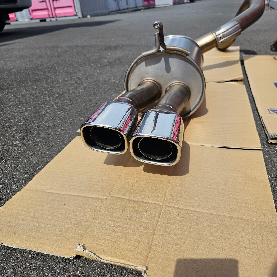 ランクル200後期　モデリスタスポーツマフラー　低走行美品