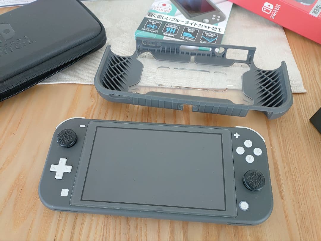 Nintendo Switch Lite グレー 本体と保護ケース 元箱