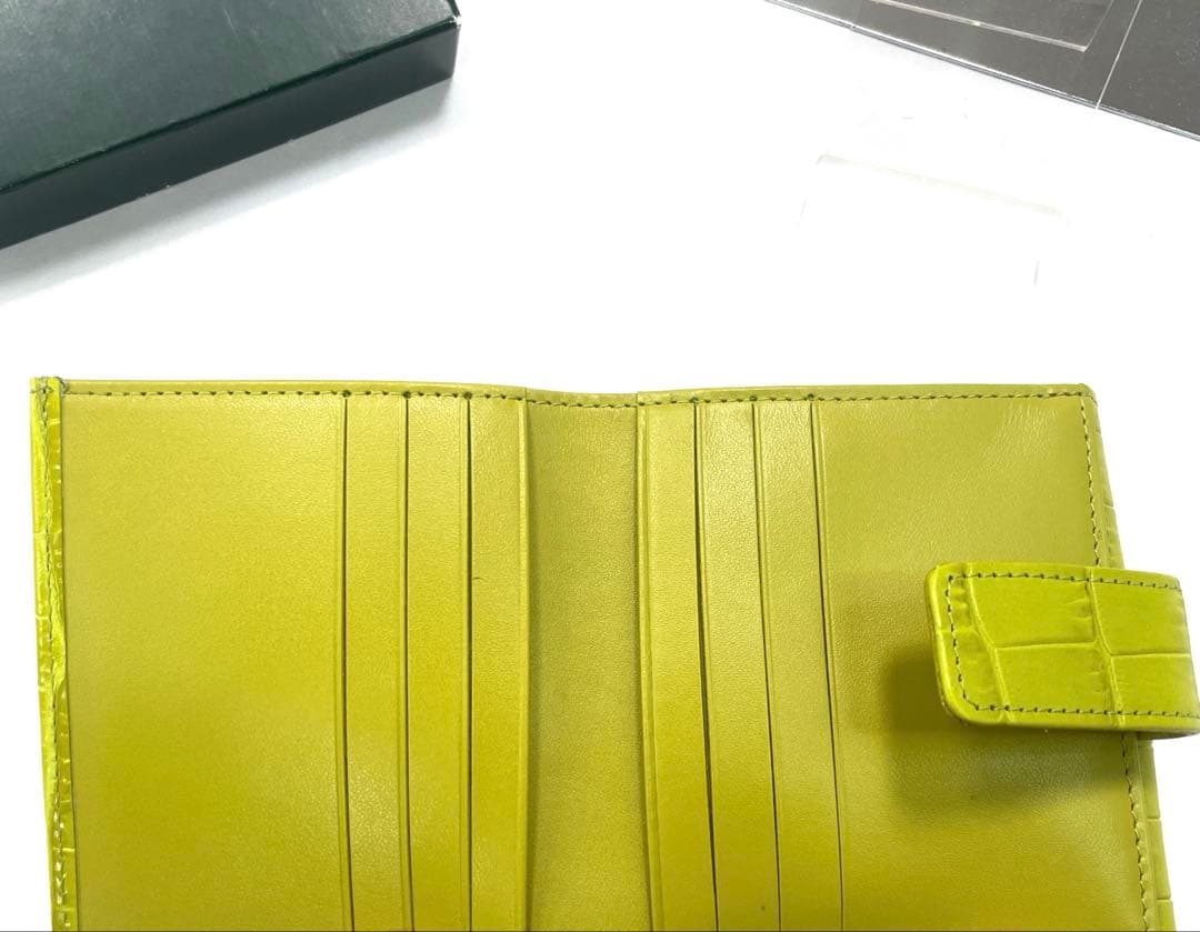 LONGCHAMP ロンシャン 型押し財布　2つ折り財布　コンパクトウォレット