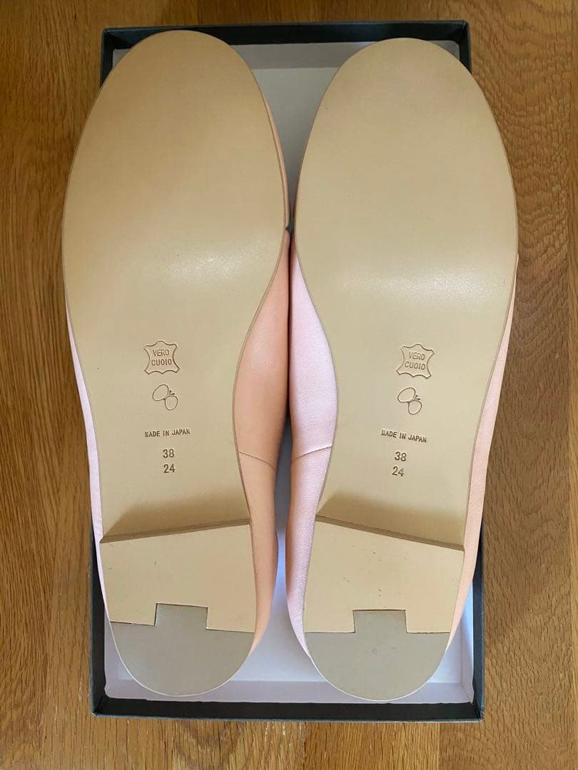 ミナペルホネン 本革シューズ（38・24cm 細身）　ピンク　試着のみ