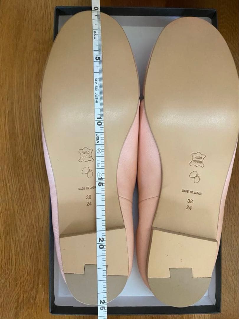 ミナペルホネン 本革シューズ（38・24cm 細身）　ピンク　試着のみ
