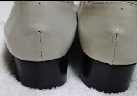 新品未使用•MIHAMAベージュ リボン付き フラットシューズ 24cm