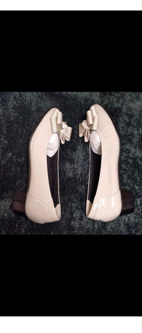 新品未使用•MIHAMAベージュ リボン付き フラットシューズ 24cm