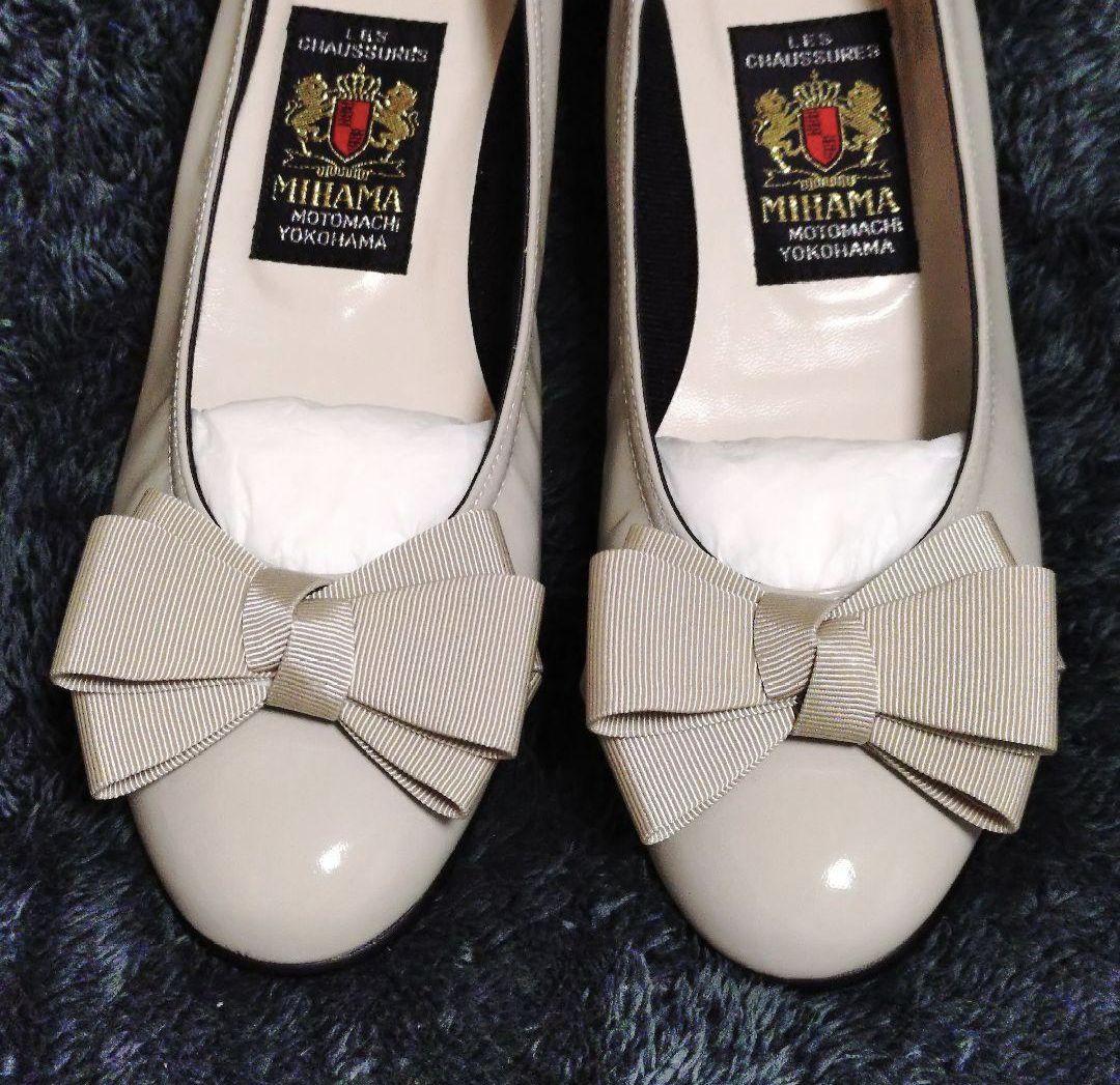 新品未使用•MIHAMAベージュ リボン付き フラットシューズ 24cm