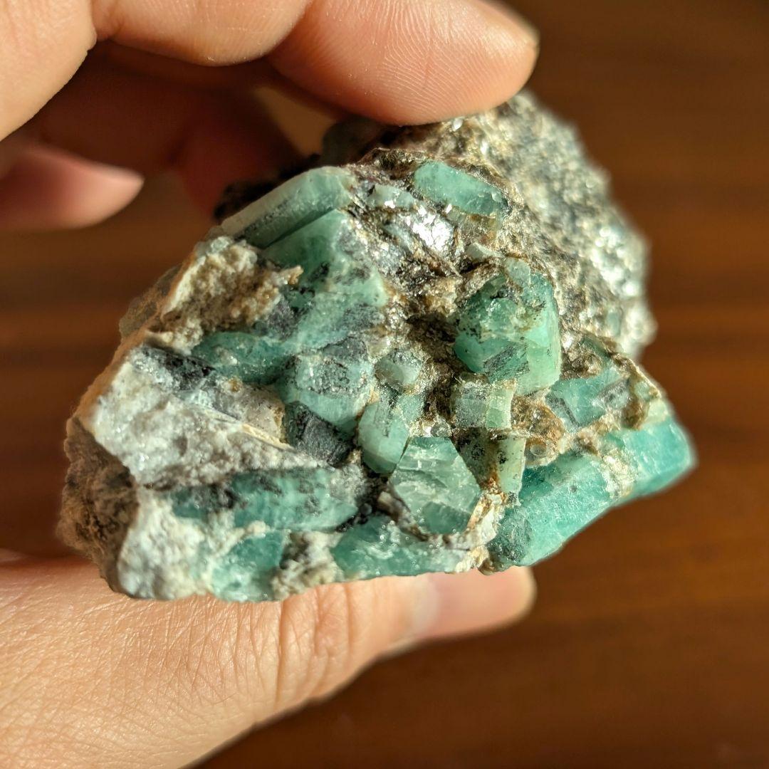 エメラルド　原石　天然石　ミネラル　鉱物　グリーン　コレクション