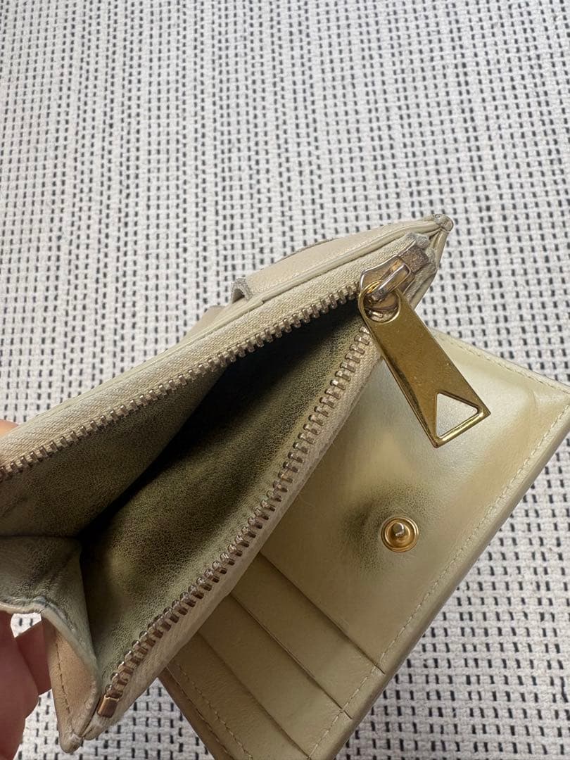 BOTTEGA VENETA カセット二つ折り財布　箱・巾着付き