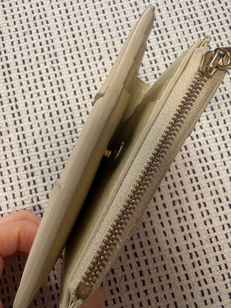 BOTTEGA VENETA カセット二つ折り財布　箱・巾着付き