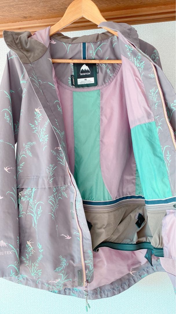 バートンゴアテックスアウター花柄