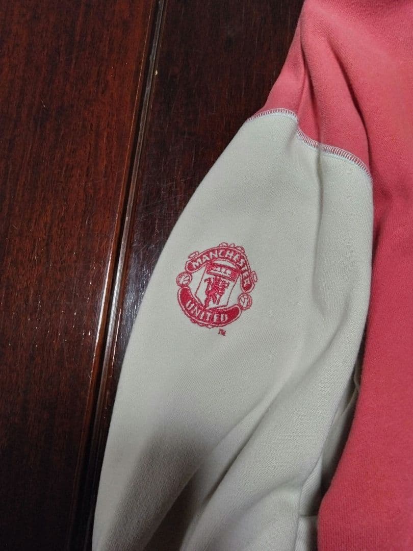 2/8までセール！マンチェスターユナイテッドFC フード付きジャケット　激レア
