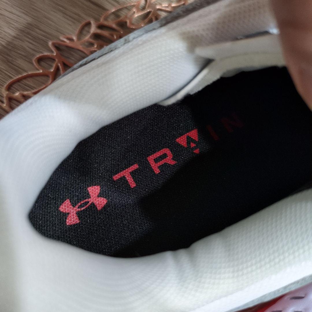 【完売品】アンダーアーマー　UAレイン リフター 24.5cm