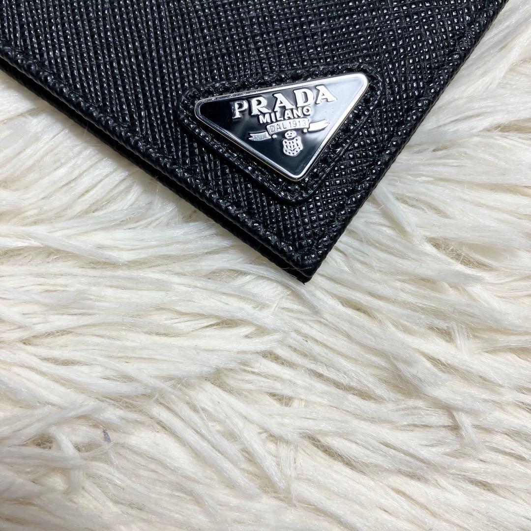 【新品同様】 PRADA マネークリップ サフィアーノ 三角プレート