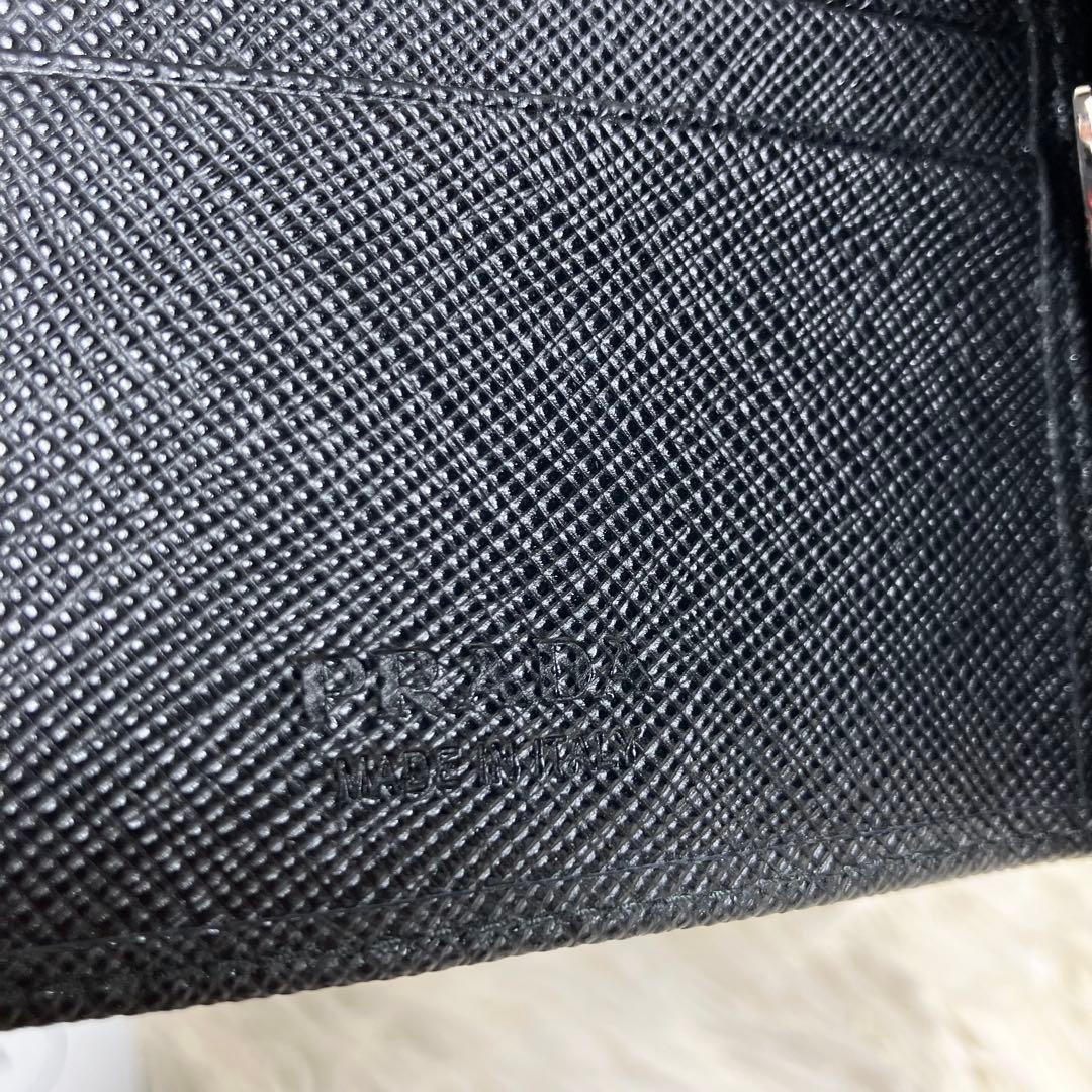 【新品同様】 PRADA マネークリップ サフィアーノ 三角プレート
