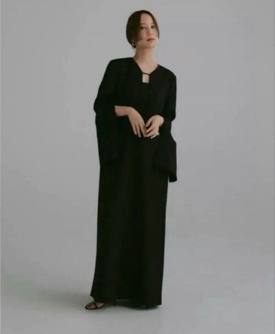 louren【ローレン】 slit sleeve flare dress