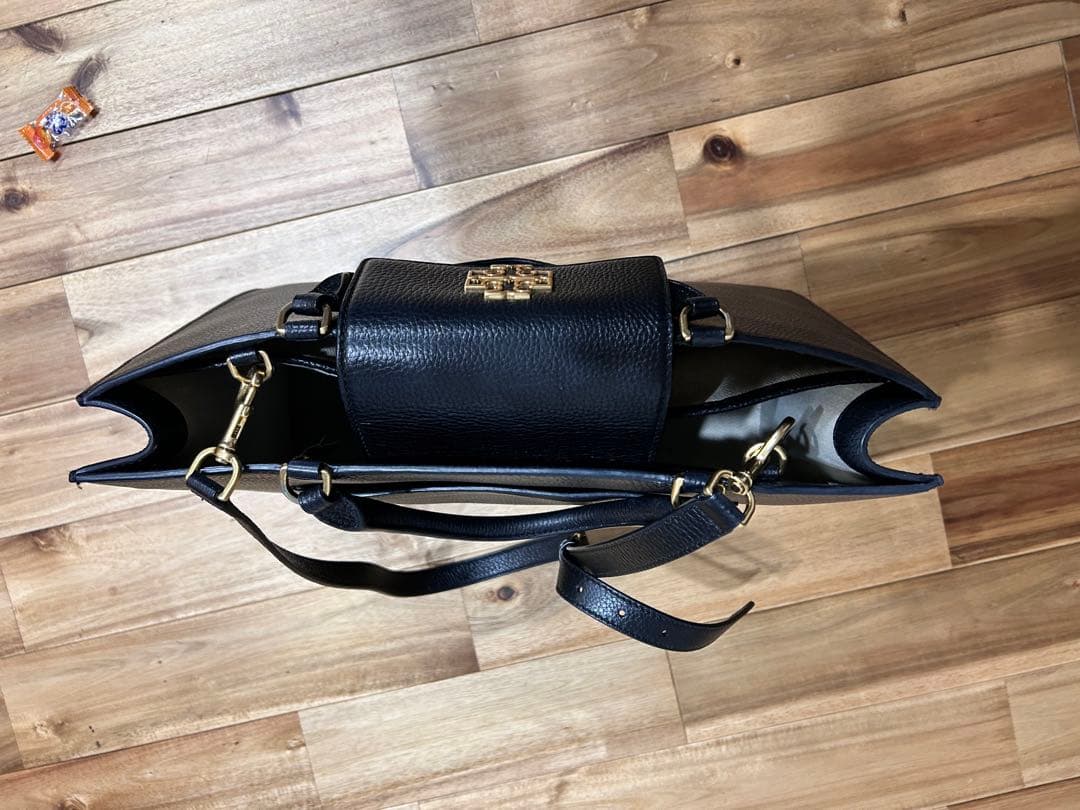 トリーバーチのブリテンコレクション 2way 黒 レザービジネスバッグ