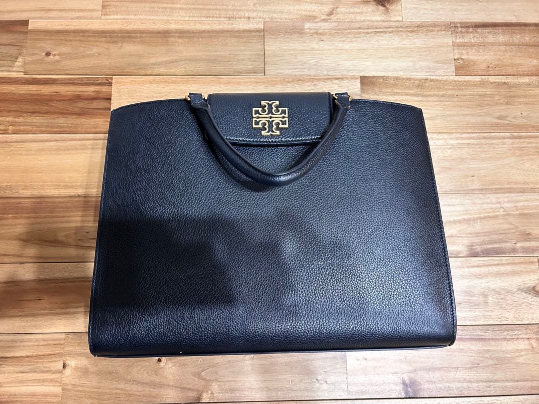 トリーバーチのブリテンコレクション 2way 黒 レザービジネスバッグ