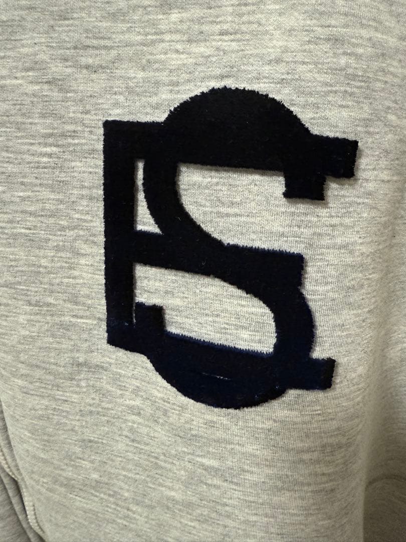 【三連休限定セール】ESSENTIAL ダンボールロゴジップフーディー ダブスタ