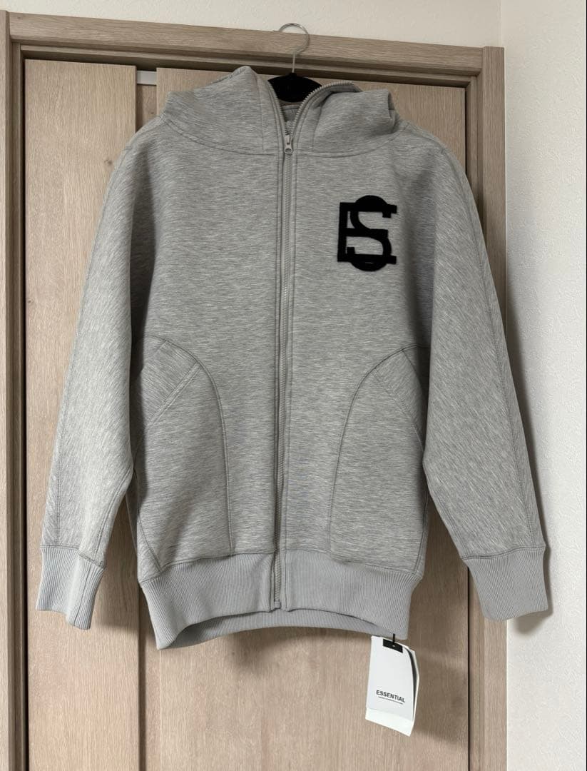 【三連休限定セール】ESSENTIAL ダンボールロゴジップフーディー ダブスタ