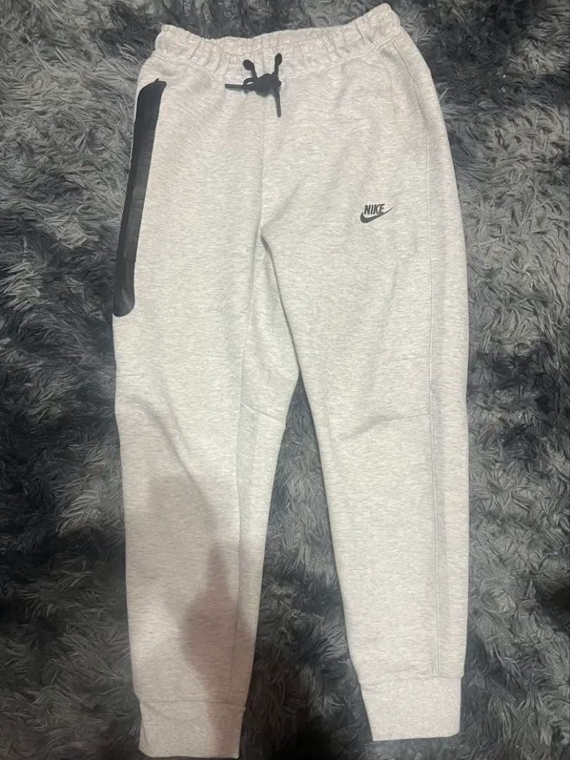 Nikeテックパーカーセットアップ