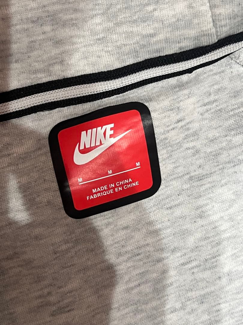 Nikeテックパーカーセットアップ