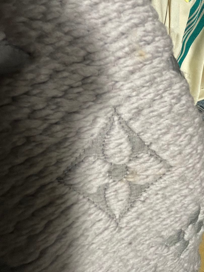 Louis Vuitton エシャルプロゴマニア グレー