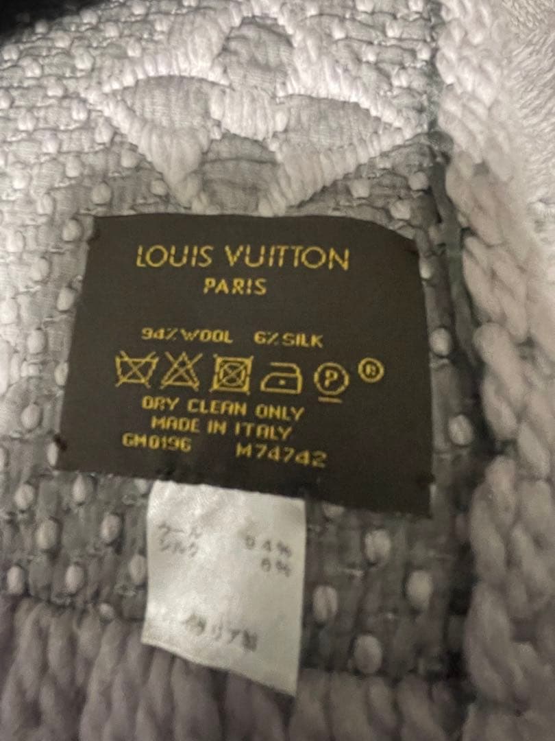 Louis Vuitton エシャルプロゴマニア グレー
