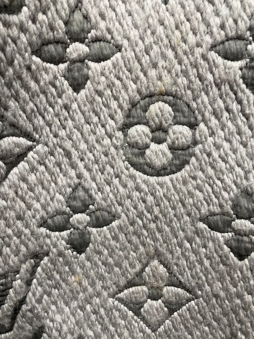 Louis Vuitton エシャルプロゴマニア グレー