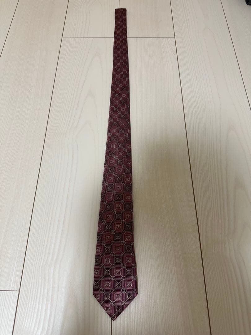 GUCCI ネクタイ 赤紫 GGパターン