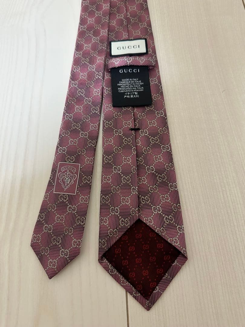 GUCCI ネクタイ 赤紫 GGパターン