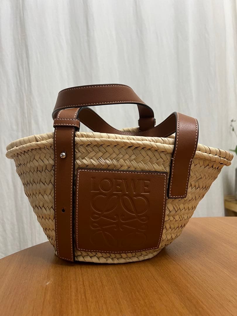 【美品】LOEWE ロゴ入りミニカゴバッグ