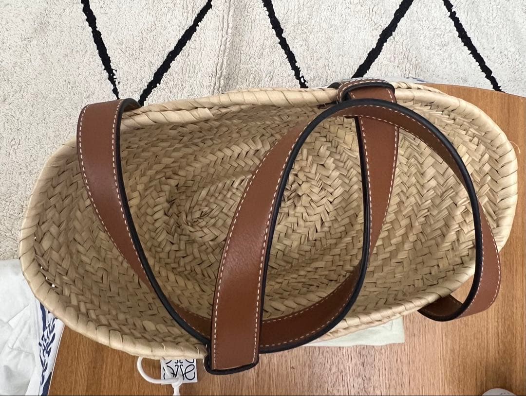 【美品】LOEWE ロゴ入りミニカゴバッグ