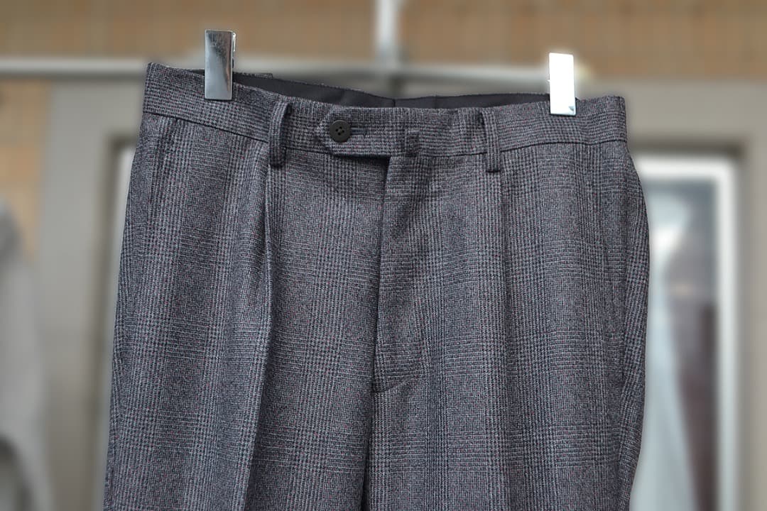 ONLY　ビジネススーツ　カノニコ生地　新品未使用・未裾上げ　サイズ44(s)