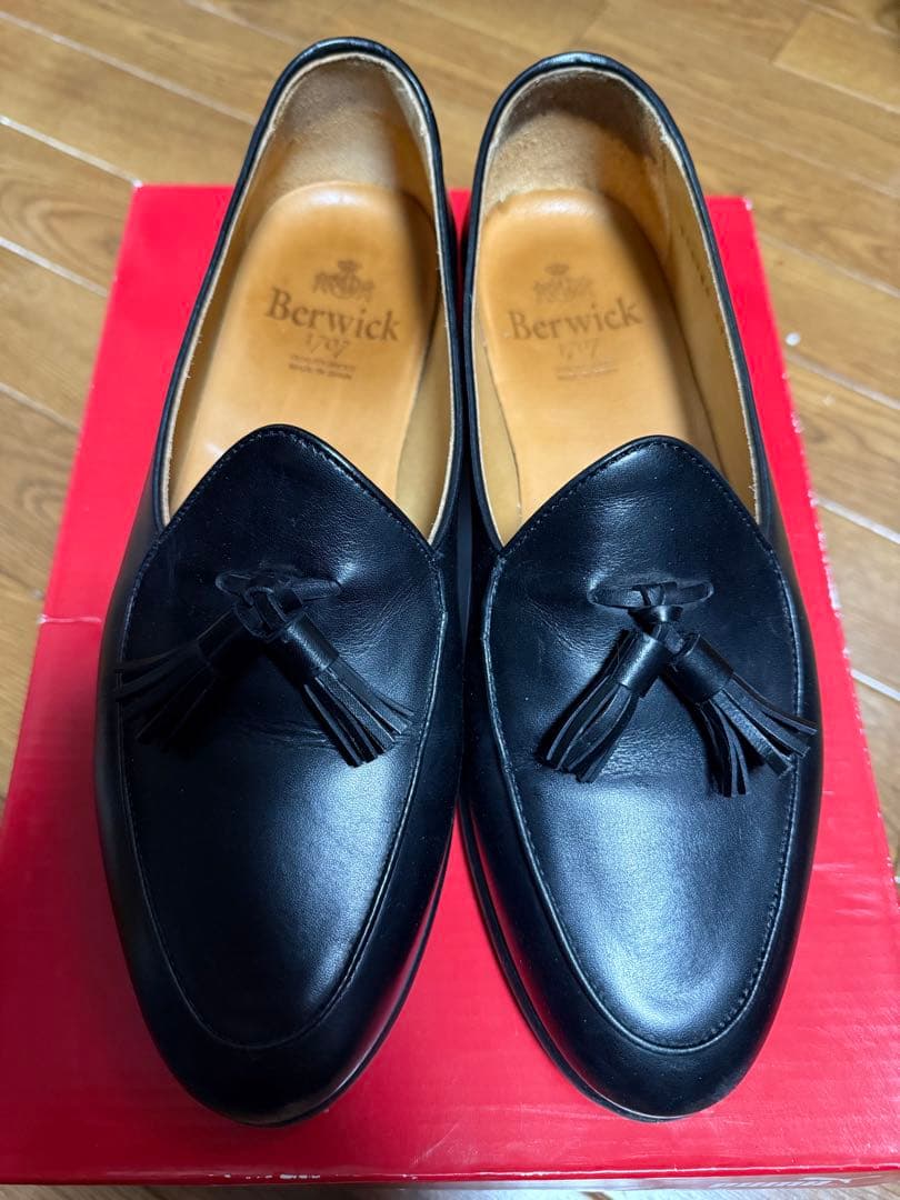 Berwick 黒 レザー ローファー タッセル　サイズ41