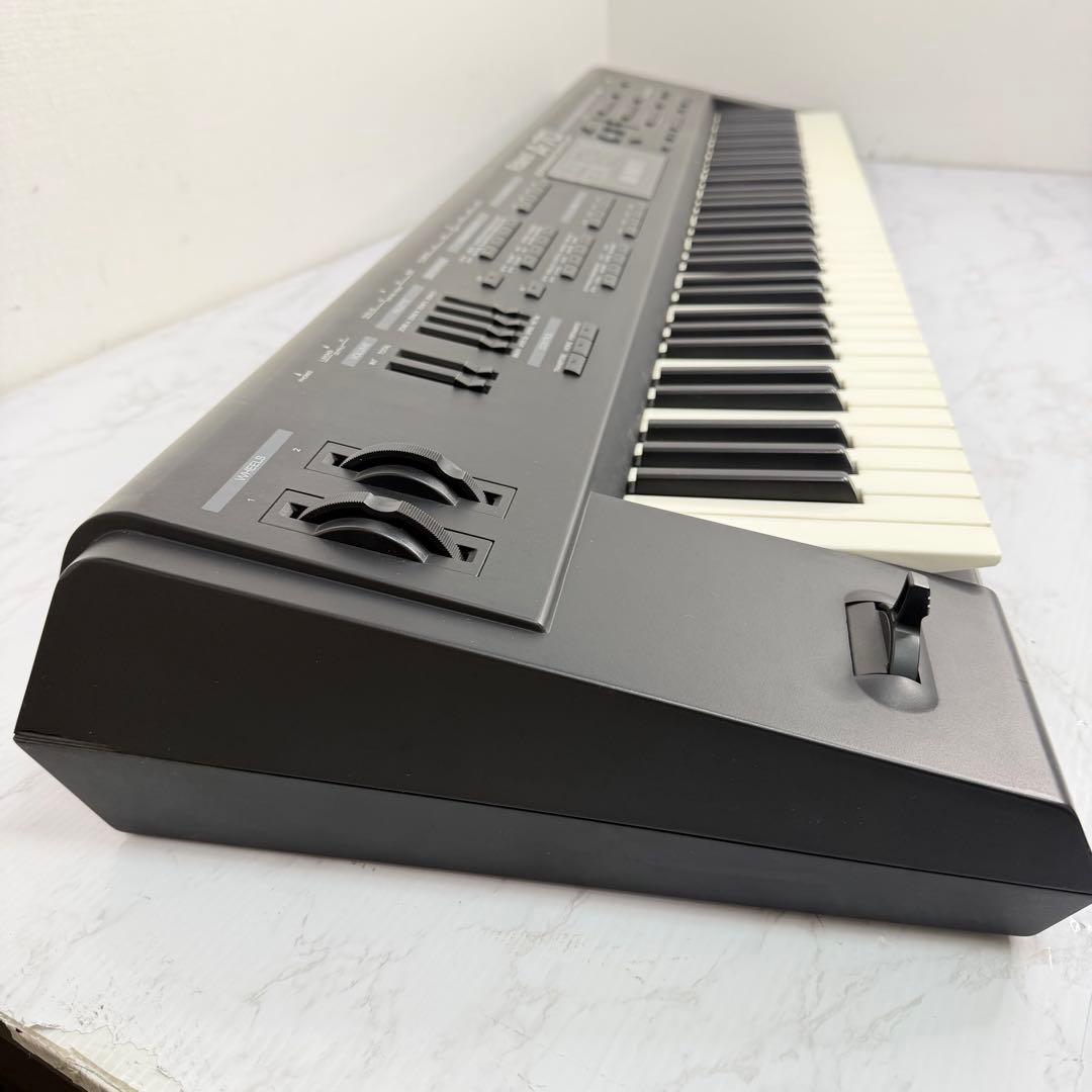 *チャラチャラネコ* 　Roland　A-70　MIDIキーボード