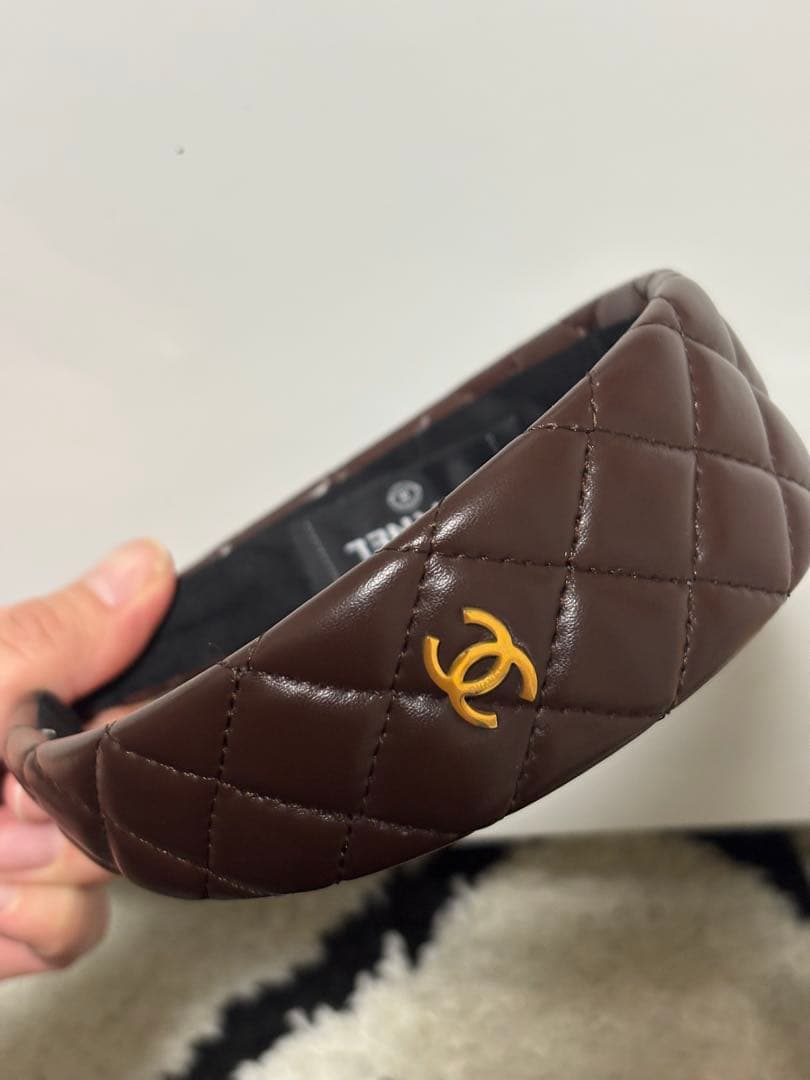 CHANEL キルティング ヘアバンド　カチューシャ