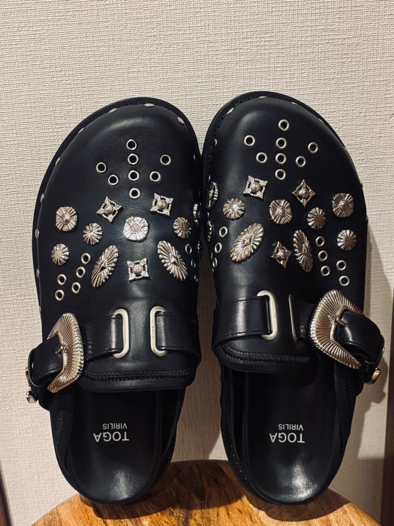【43】TOGA VIRILIS SHOE EYELET L SABOT