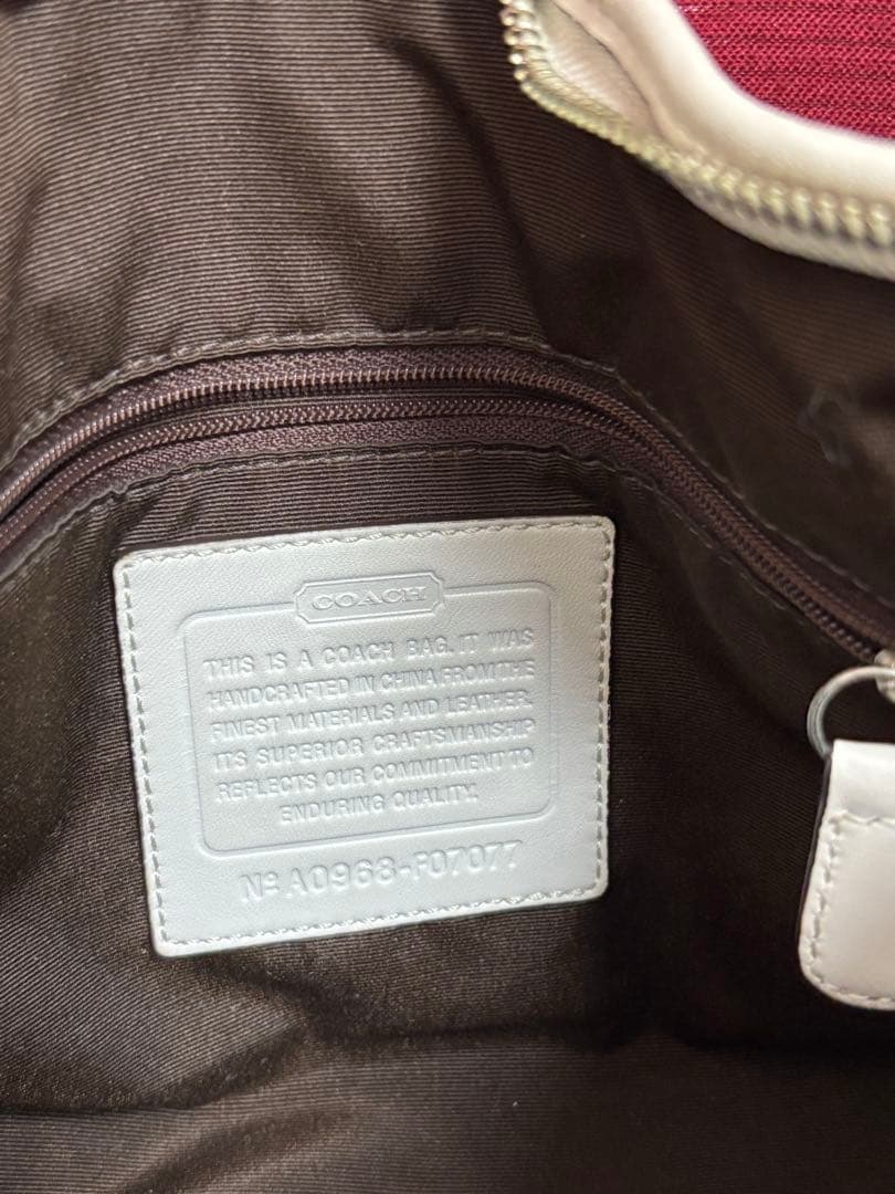 COACH シグネーチャー　ショルダーバッグ　ホワイト