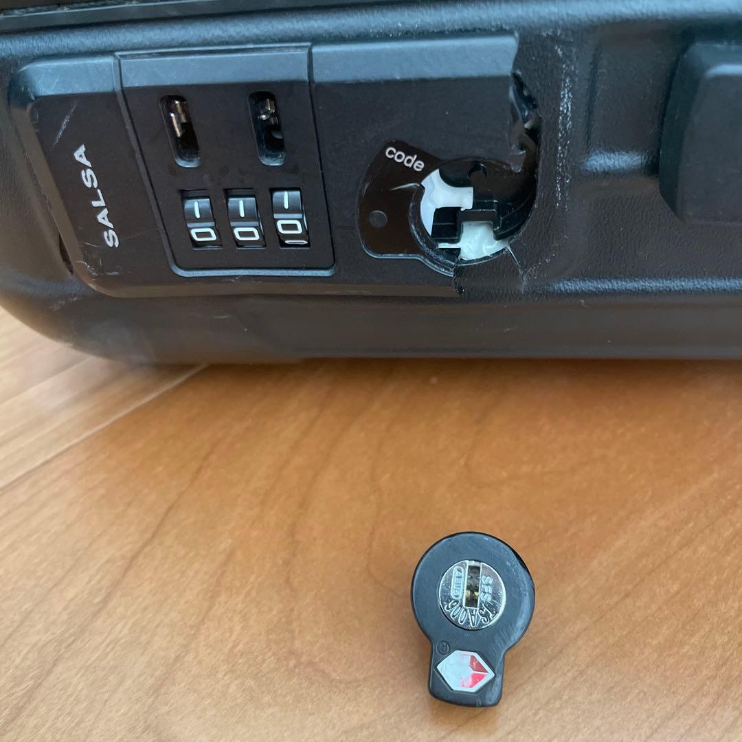 リモワ　ジャンク品　4輪　正規品　破損あり　部品取り