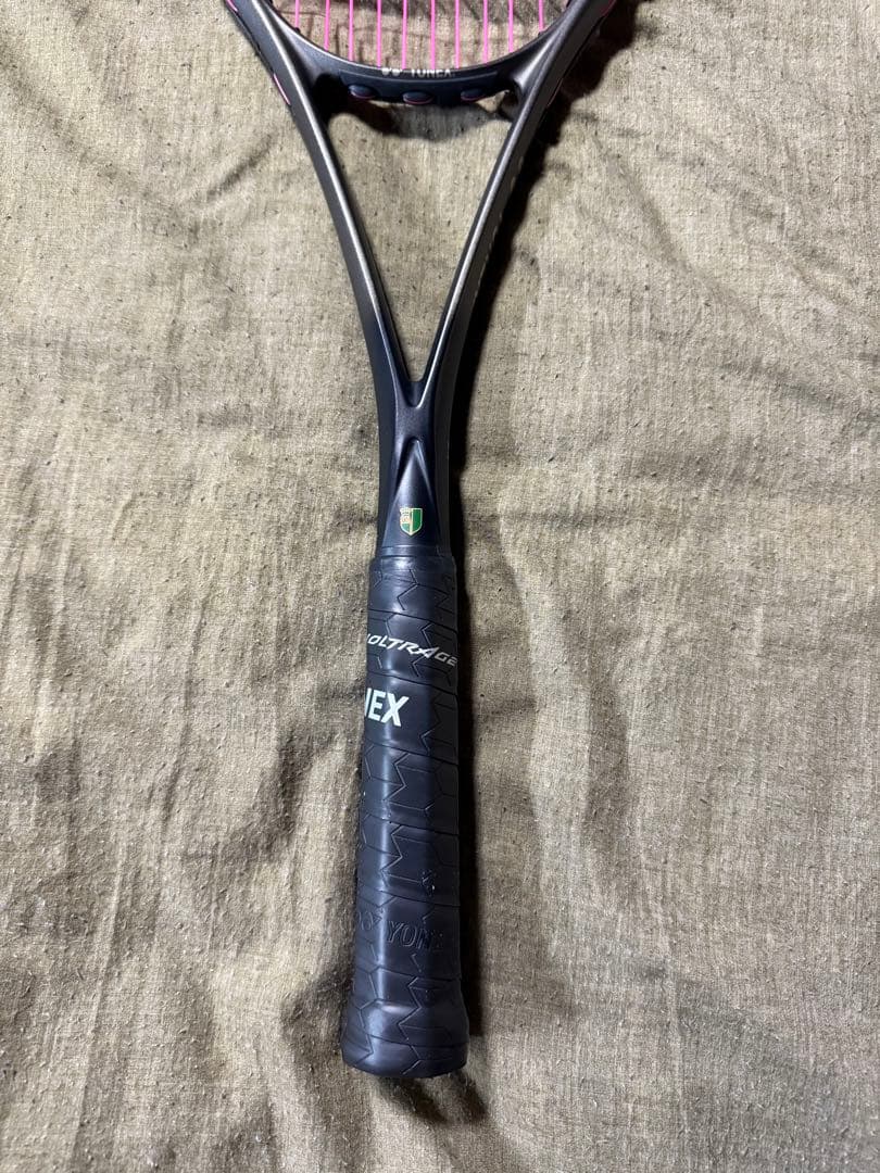 ほぼ新品 YONEX ボルトレイジ 8V UL-2
