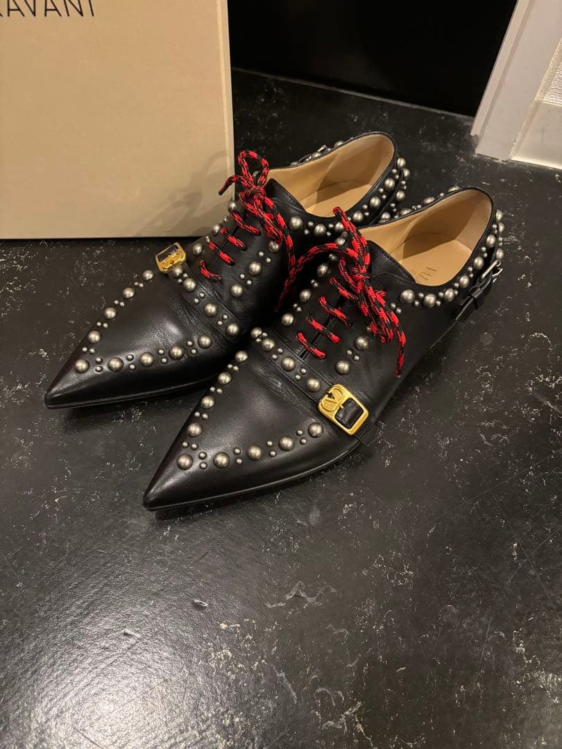 ファンファン　VALENTINO ミケーレ 2026SS スタッズシューズ