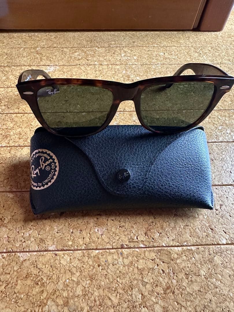 【新品同様】Ray-Ban WAYFARER RB2140-A 902　54