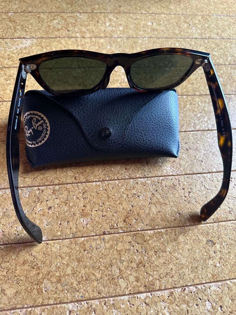【新品同様】Ray-Ban WAYFARER RB2140-A 902　54