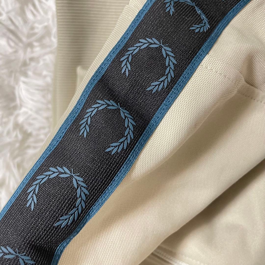 美品　フレッドペリー　クロップド　ショート丈　トラックジャケット　ジャージ