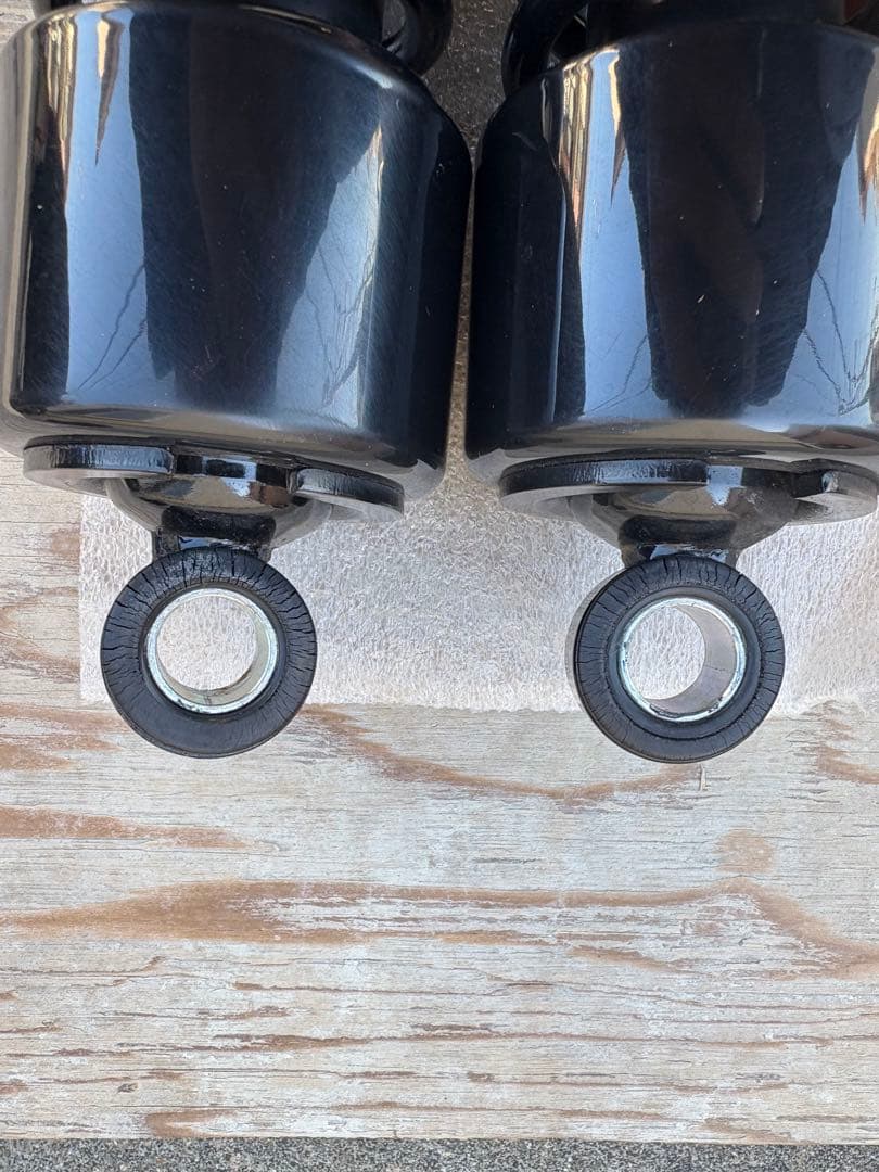 Shum 送料込み❗️スポーツスター用 10.5インチ サスペンション