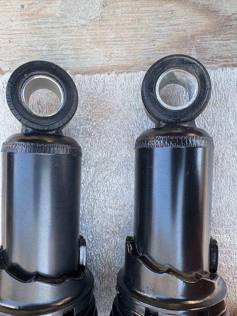 Shum 送料込み❗️スポーツスター用 10.5インチ サスペンション