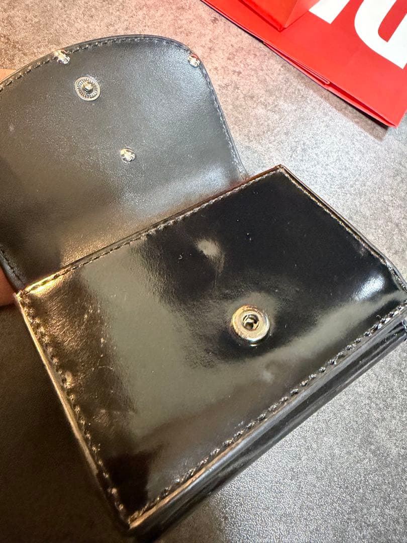 DIESEL ブラック　ミラーレザー 三つ折り財布