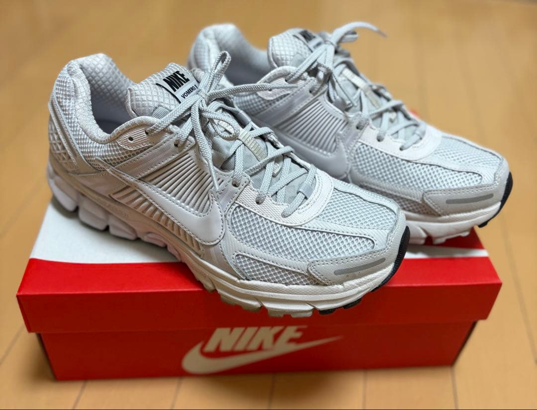 【26.5cm】NIKE Zoom Vomero 5 ボメロ5（バストグレー）