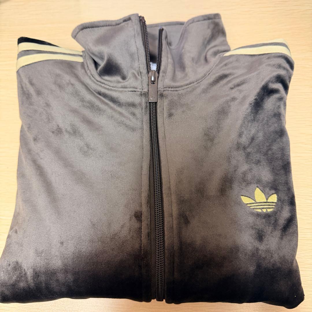 新品　L　adidas 　ベロア　トラックトップ　ダークブラウン　 アディダス
