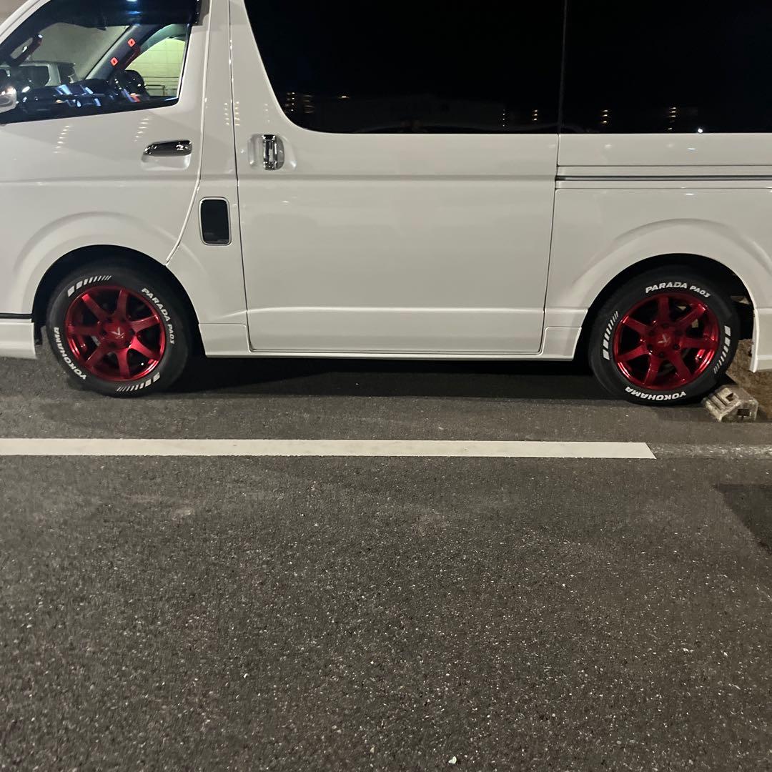 ハイエースタイヤホイールセット