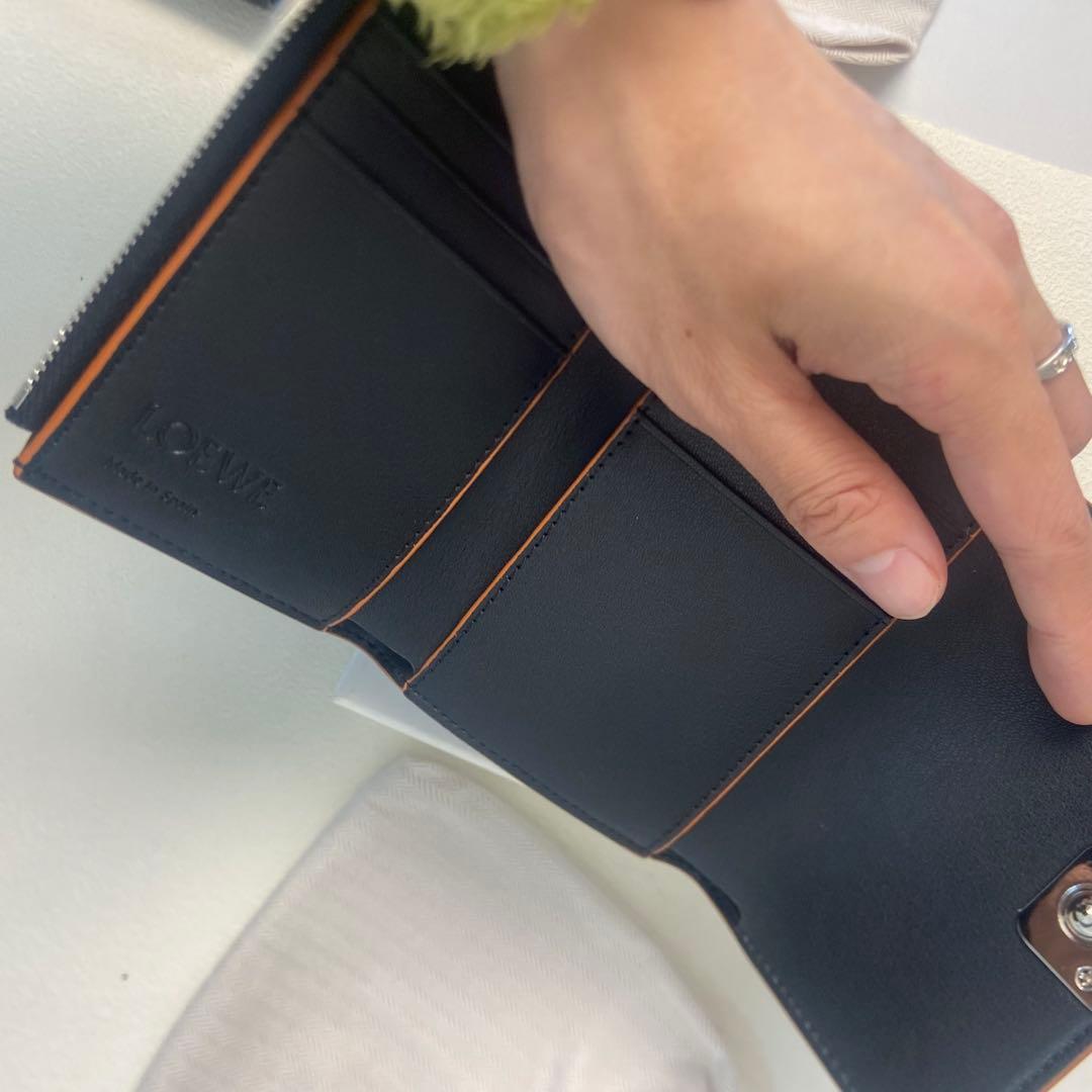 LOEWE 三つ折り財布 ブラック 本革牛革 専用箱・専用袋付き