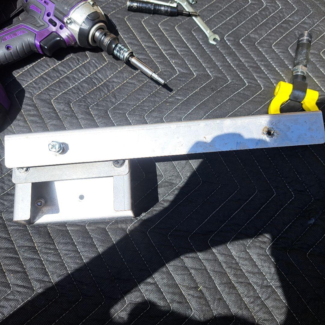 Xmas セールMAZDAND ロードスター左側ナンバープレートオフセットステー